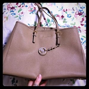 Michael kors tan purse